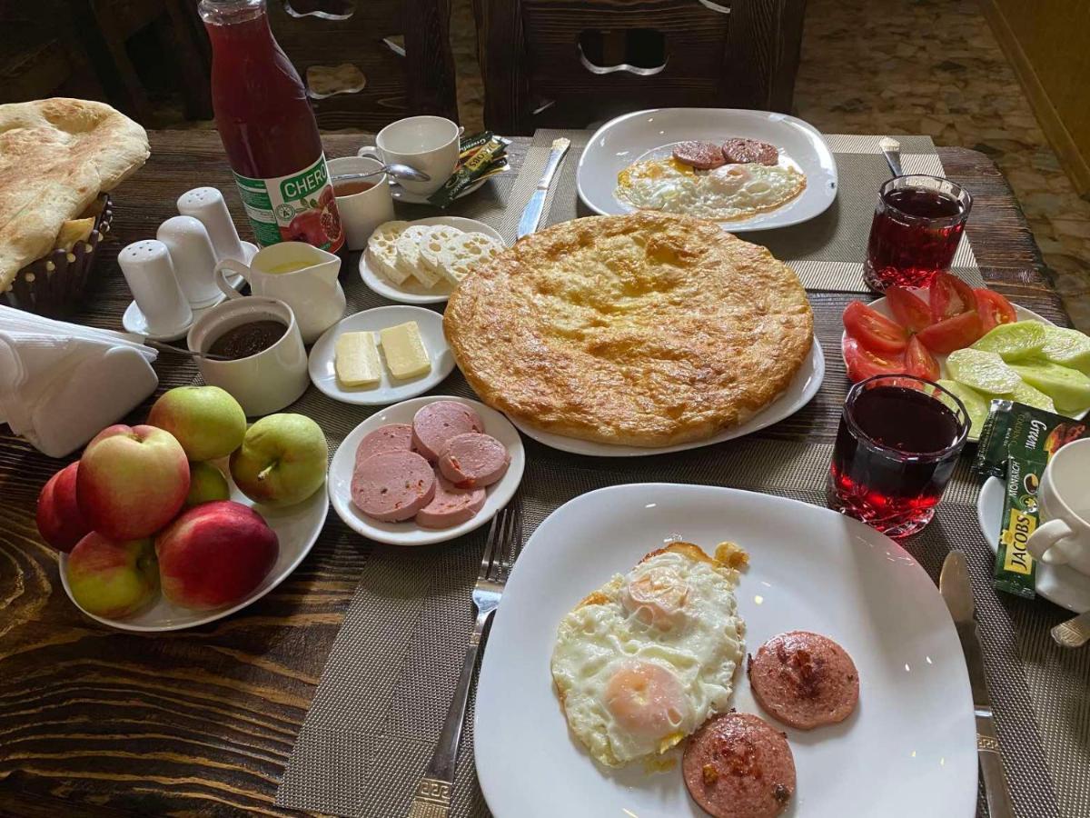 Hotel Aragvi Mtsʼkhetʼa Buitenkant foto
